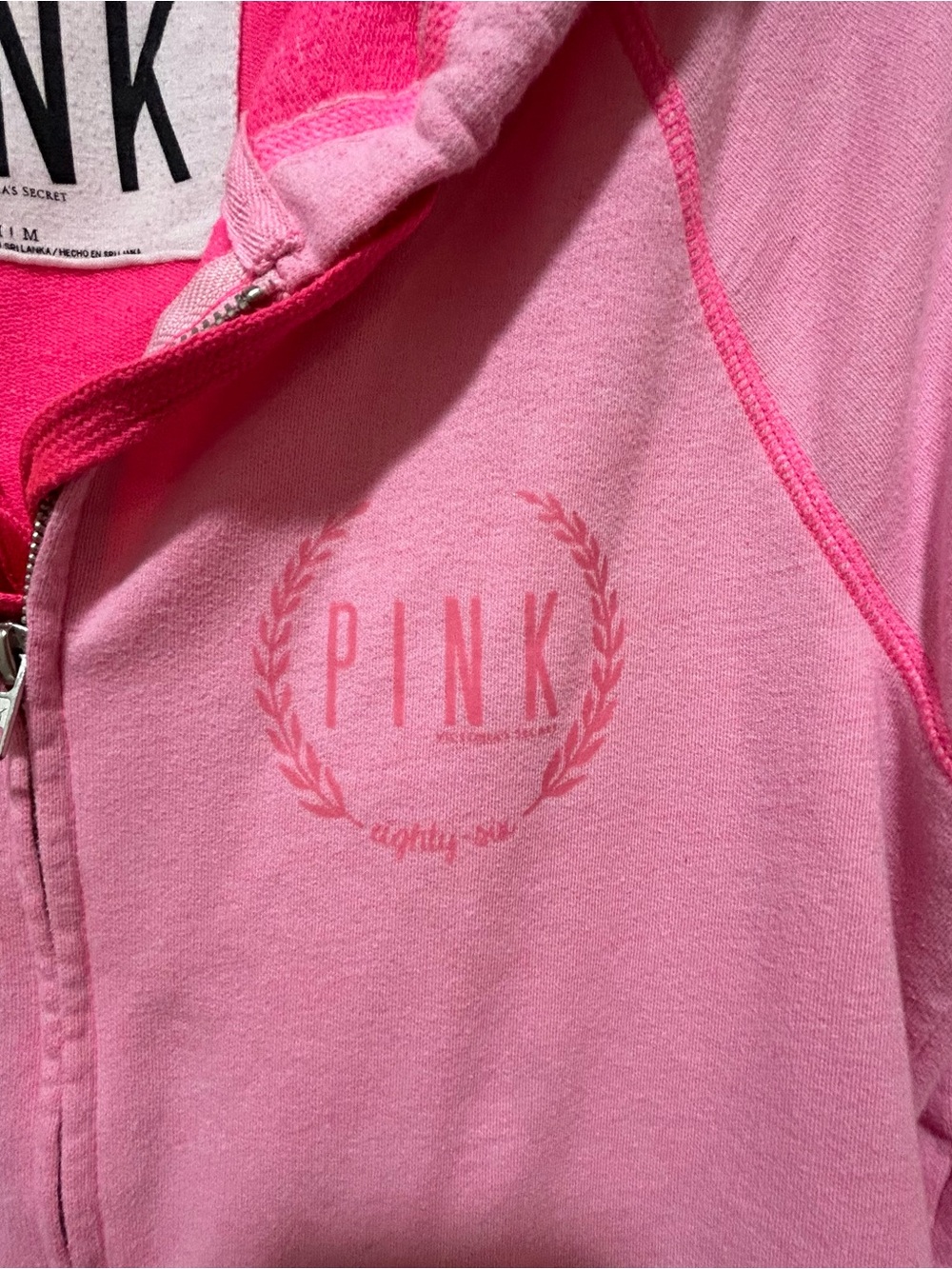 PINK Victoria's Secret Women’s size M Pink Hooded Zip Jacket. Nice condition - Picture 3 of 9